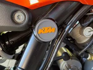 KTM Abdeckung für Schraubverbindung am Rahmen