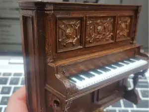 1:12 Upright Piano for Dollhouse - no AMS required