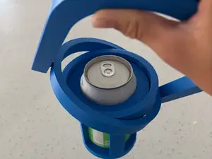 Auto balancing cup holder
