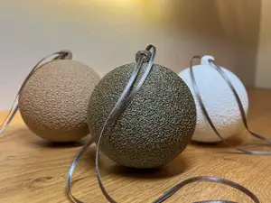 Fuzzy Weihnachtskugel - Aufhängen oder Hinstellen