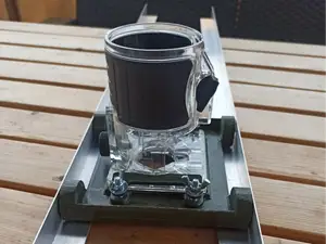 Carriage for an edge router with an 82x90 mm base