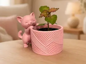 Yarn Kitty Planter