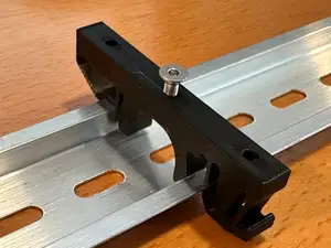 DIN rail bracket / Support per a carril DIN
