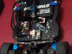 Team Associated RC28R top deck