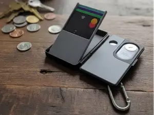 Wallet with SmartTag 2