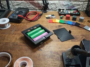 3x18650 Battery Case with Snap Lid