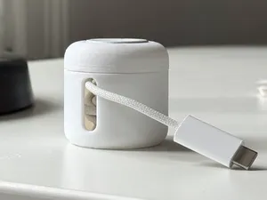 Apple Watch wind up travel charger holder