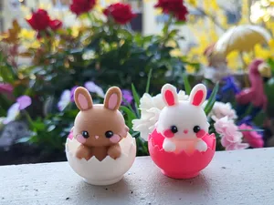 Osterhase in der Eierschale