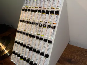 60-Slot Angled Vial Aromachemical/Perfume Stand