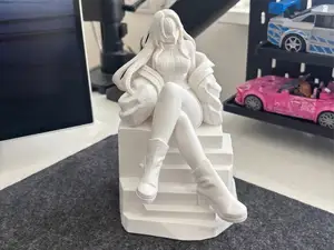 Elegant Lady on Stairs - High-Fashion Statue