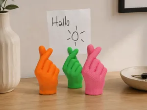 Finger Heart Note Holder
