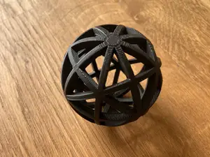 Luftloser 5x5cm Ball aus PLA
