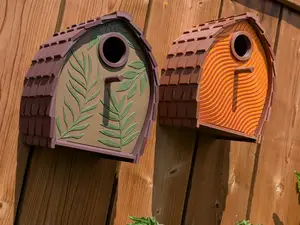 Murray Birdhouse - wall mount birdhouse