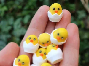 Cute tiny hatching eggssss