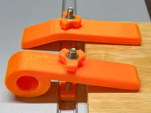Hold down clamp for woodworking -- 木工滑轨固定夹
