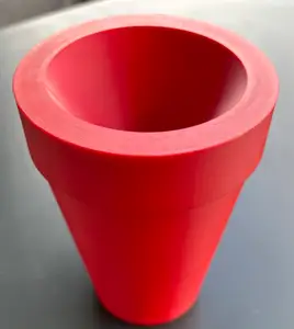 Self extinguishing ashtray