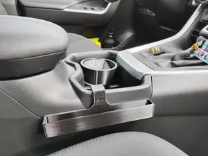 Rav4:Charging support for the copilot's cell phone