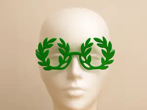 Laurel wreath party glasses