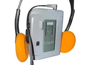 Replacement Clip for a Walkman FX141