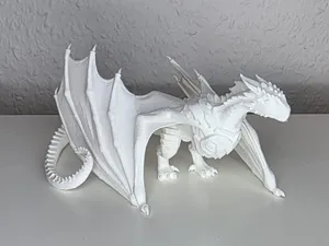 Detaillierter Wyvern – Tabletop & Deko