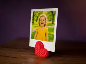 Knitted Heart Photo Holder