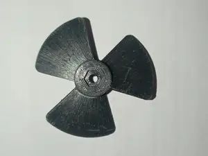 Three-blade propeller for tugboat models