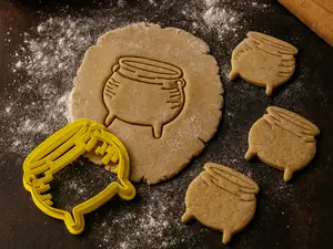 Cookie Cutter Halloween Boiler