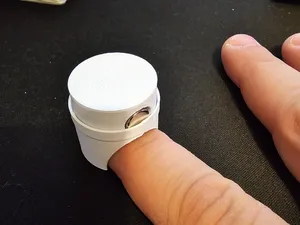 Magnetic Nail Art - Rotating Magnet Holder