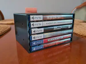 Horizontal stackable game holder + picking clamps