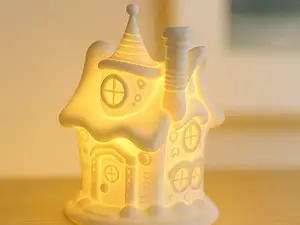 Lichterzauber im Wintermaerchen-Haeuschen KC008