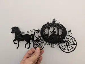 cenerentola con carrozza arte murale