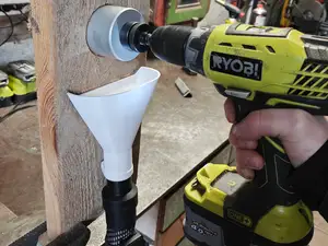 Dust Extraction - Hands-Free Vacuum Funnel