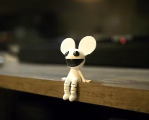 Articulated Deadmau5 Buddy with Flexi Legs