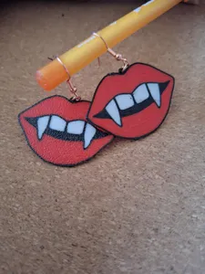 Vampire Lips Earrings - Bloody Bite