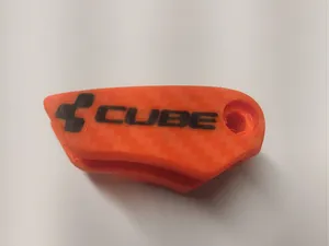 Cube chain guide