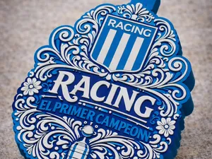 Racing Abre lata el primer campeon libertadores 3D