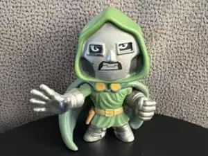 Dottor doom action figure