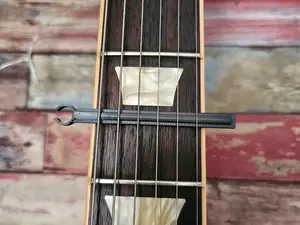 capotasto chitarra e basso elettrica e acustica