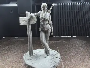 Ciri at the Crossroads Miniature - The Witcher