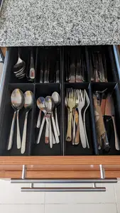 Kitchen drawer organizer