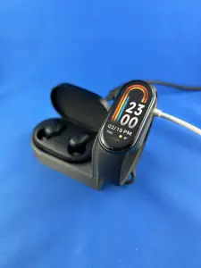 Xiaomi Smart Band 8 & Earbuds holder with charger