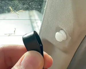 Citroën Parcel shelf clip replacement