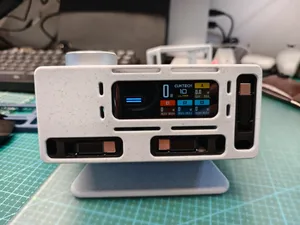 酷态科10号Ultra桌面充电站外壳,免螺丝榫卯散热优化,3口100w伸缩线,支持手表无线充拓展。