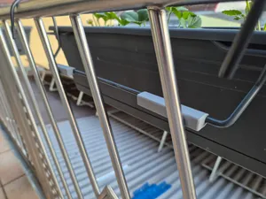 Abstandhalter Hängetopf für Blumen Balkon
