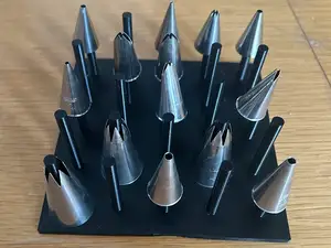 Piping tip storage