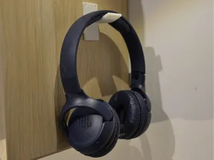 Wall-Mounted Headphones Holder