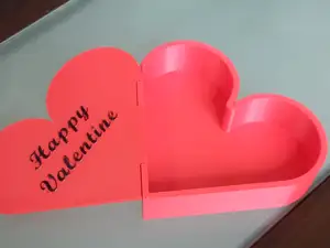 Valentine box with hinge