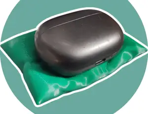 Pillow stand for earbuds