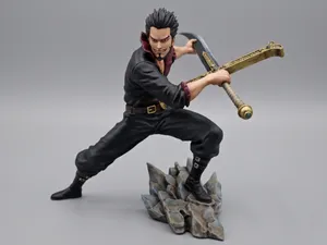Dracule Mihawk "Hawkeye" - 115mm Charging Pose