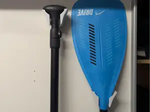 Universelle platzsparende SUP Paddel Wandhalter